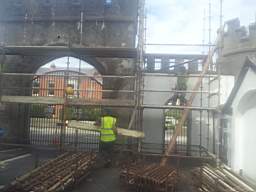 castlepark gate - 10910.jpg